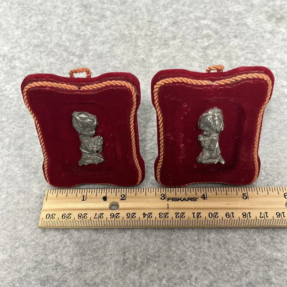 Vintage Pewter Praying Boy Girl Red Velvet Plaques Set Of 2 Mini Christian Easel